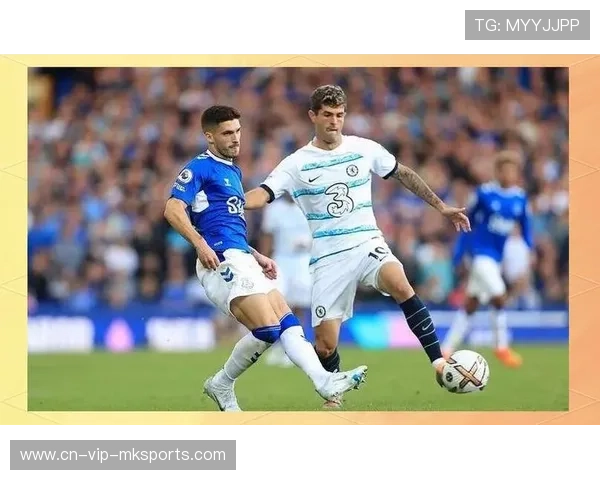 曼联继续为冬季转会做准备，目标增强锋线实力，曼联今夏转会